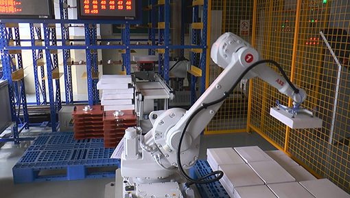 工業(yè)機器人碼垛應(yīng)用工作站